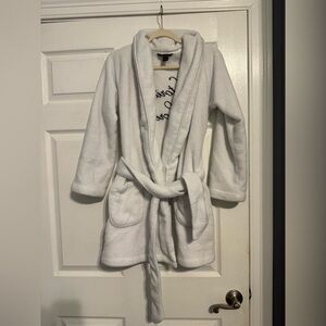 Victoria's Secret White Plush Hooded Robe fits up to large